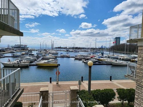 339-32 Stadium Rd, Toronto, ON, M5V3P4 | Card Image