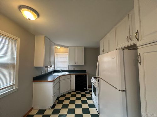 17697 Olympia, Redford, MI, 48240-2170 | Card Image