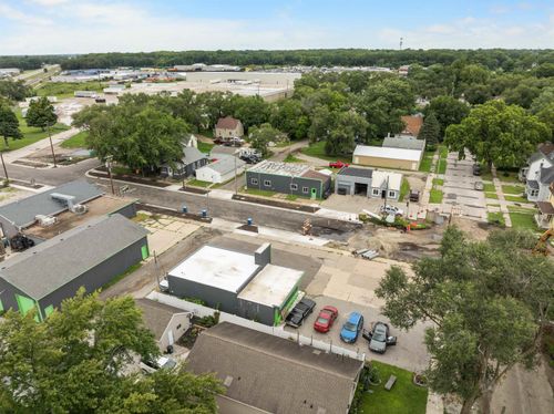 435 W Parker St, Waterloo, IA, 50703-2339 | Card Image