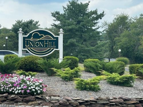 2 Sam Bonnell Dr, CLINTON, NJ, 08809-1100 | Card Image