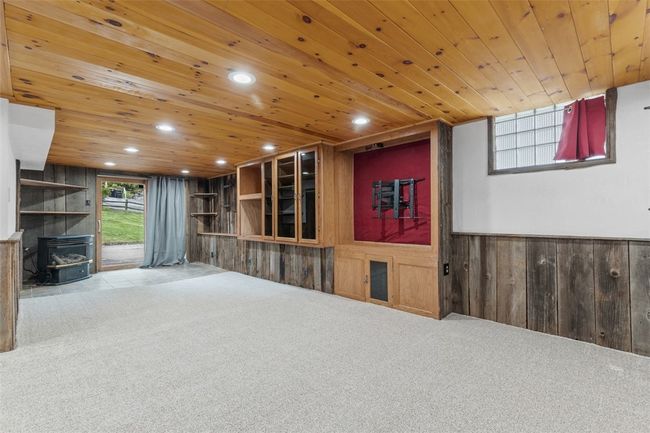 Basement is a walk-out. | Image 36