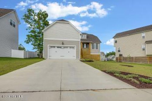 305 Broadleaf Dr, Jacksonville, NC, 28546-0126 | Card Image