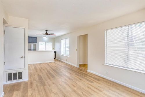 32200 Atlas Way, Union City, CA, 94587-4012 | Card Image