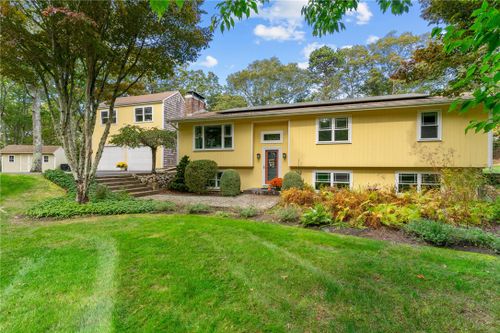 325 Gravelly Hill Road, South Kingstown, RI, 02879 | Card Image