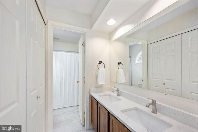 12329 Manchester Way, Townhouse with 3 bedrooms, 4 bathrooms and null parking in WOODBRIDGE VA | Image 19