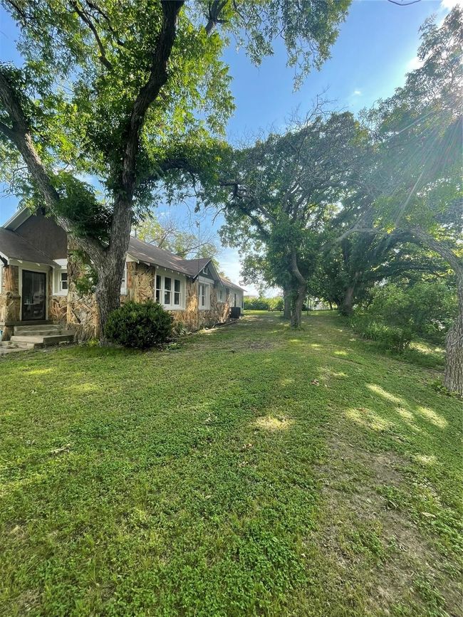 102 Walnut Ave, House other with 4 bedrooms, 2 bathrooms and null parking in Walnut Springs TX | Image 19