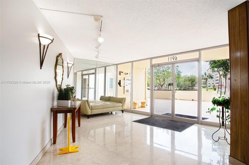 apt-5l-6911 Environ Blvd, Lauderhill, FL, 33319-4242 | Card Image
