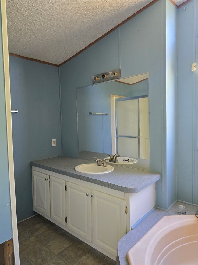 7077 Aztec Trl, House other with 3 bedrooms, 2 bathrooms and null parking in Weatherford TX | Image 12