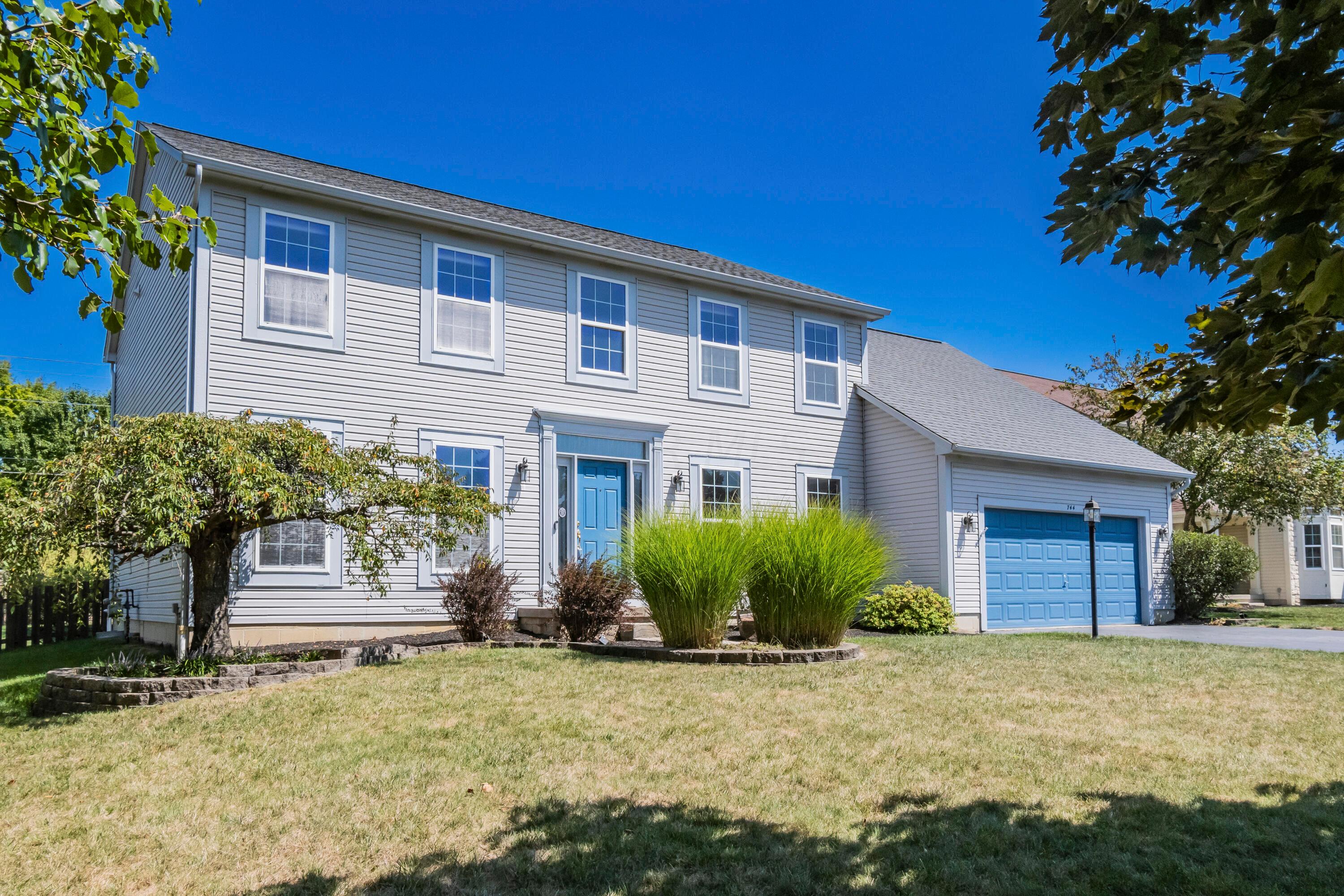 Manchester Cir, Pickerington, OH 43147