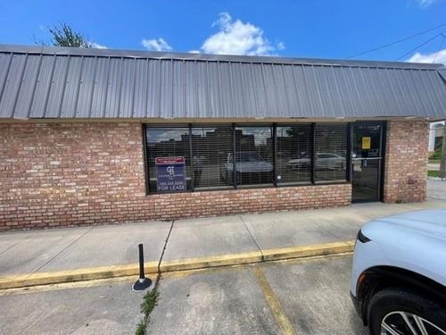 221 E Charles St, Hammond, LA, 70401-3305 | Card Image