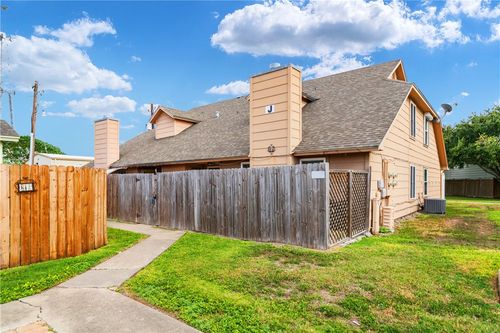 j2-7202 Mansions Dr, Corpus Christi, TX, 78414-3711 | Card Image