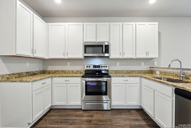 7150 Pisces Way, House other with 3 bedrooms, 2 bathrooms and null parking in Converse TX | Image 7