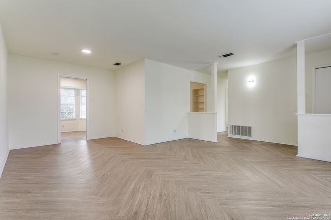 7442 Castle Trail Dr, House other with 3 bedrooms, 2 bathrooms and null parking in San Antonio TX | Image 6
