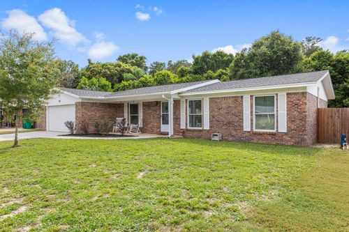 109 Friar Tuck Dr, Niceville, FL, 32578-2111 | Card Image