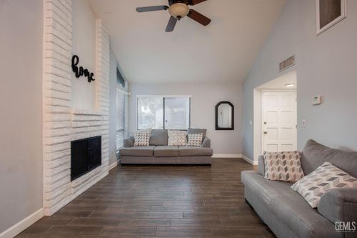 apt-8-600 New Stine Rd, Bakersfield, CA, 93309-2975 | Card Image