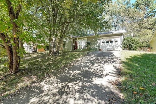 3884 Wood Path Dr, Stone Mountain, GA, 30083-7006 | Card Image