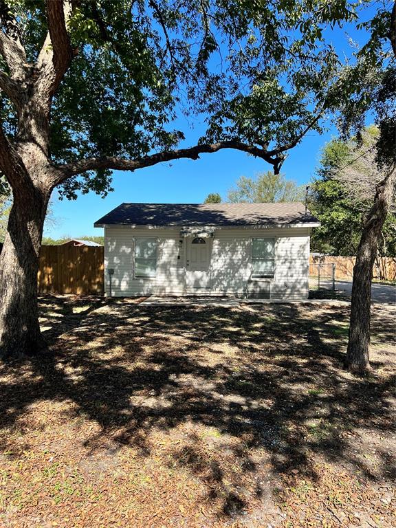 Dallas St, Italy, TX 76651