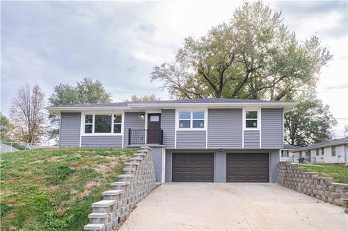 18 Bear Circle, St Joseph, MO, 64506 | Card Image