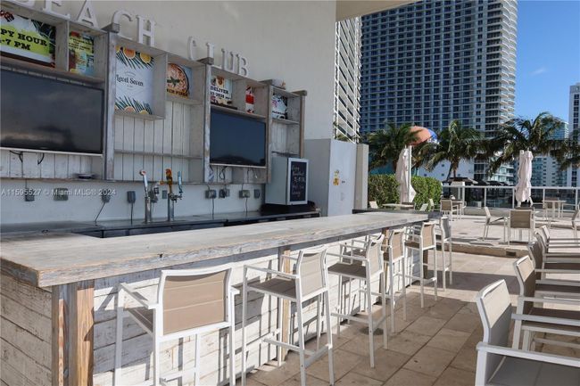 1207 - 1850 S Ocean Dr, Condo with 3 bedrooms, 3 bathrooms and null parking in Hallandale Beach FL | Image 30