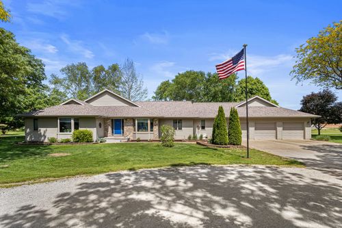 3260 Greenwood Dr, Dewey, IL, 61840-9700 | Card Image