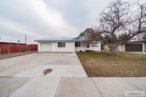 1715 Curlew Dr, Ammon, ID, 83406-6615 | Card Image