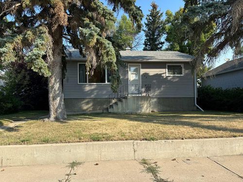 {{alt}} | Card Image