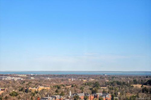 ph4f-10 City Pl, White Plains, NY, 10601-3338 | Card Image