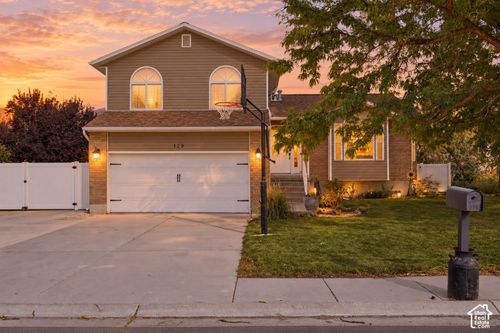 129 Country Club Dr, Stansbury Park, UT, 84074-9143 | Card Image