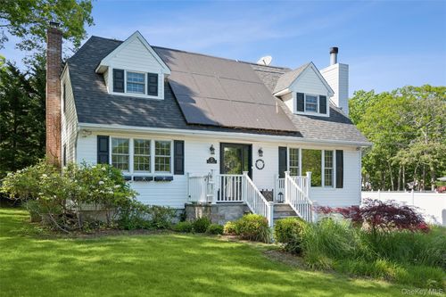 58 Ocean Ave, Hampton Bays, NY, 11946-2357 | Card Image