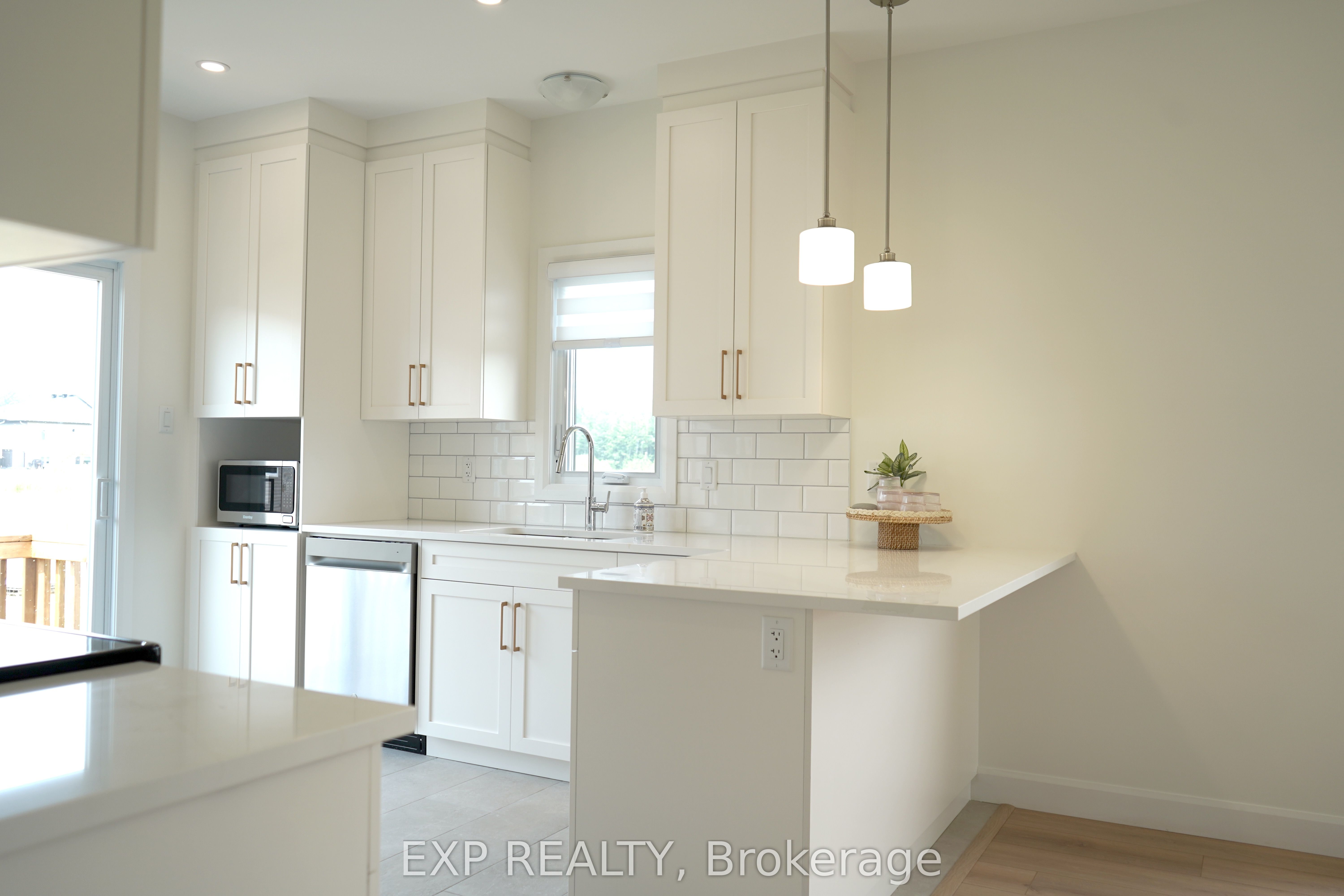 Residential in North Dundas 4