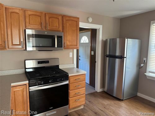 26122 Beverly Rd, Taylor, MI, 48180-1108 | Card Image