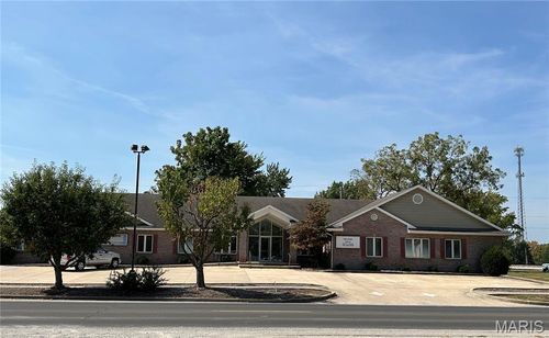 215 S Sturgeon St, Montgomery City, MO, 63361-2558 | Card Image