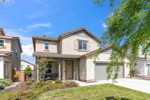 17451 Graceada Ln, Lathrop, CA, 95330-8369 | Card Image
