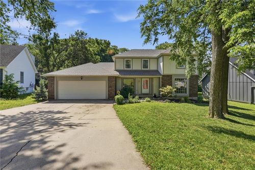 6925 Caenen Ave, Shawnee, KS, 66216-2690 | Card Image