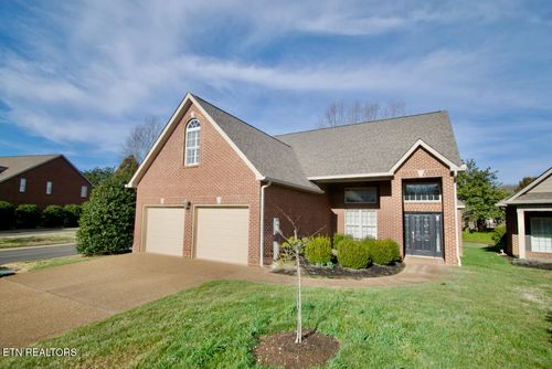 295 Savannah Park Dr, Maryville, TN, 37803-8874 | Card Image