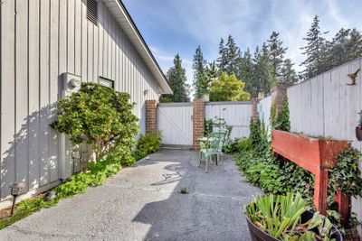 134 B Hilltop Dr, Condo with 3 bedrooms, 2 bathrooms and null parking in Sequim WA | Image 2