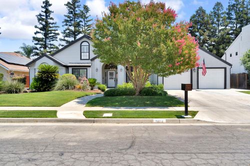 8814 N Spalding Ave, Fresno, CA, 93720-1873 | Card Image