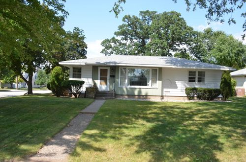 414 S 8th St, La Crescent, MN, 55947-1501 | Card Image