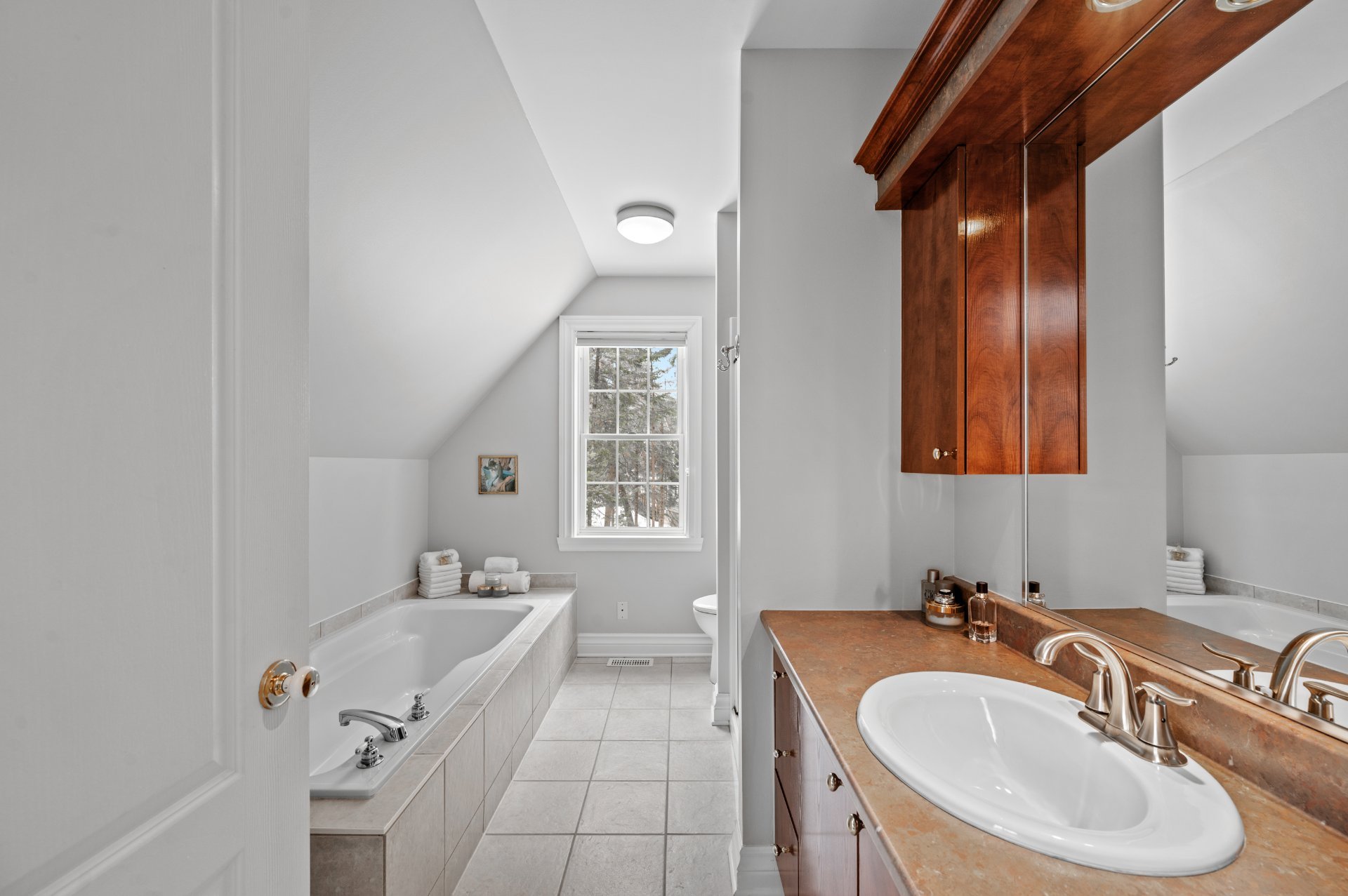 Residential in Sainte-Anne-des-Lacs 4