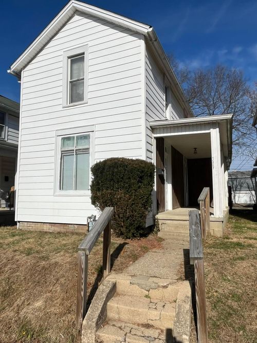 1227 E Chestnut St, Lancaster, OH, 43130-4022 | Card Image