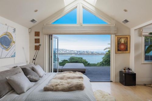 7 Miller Ave, Sausalito, CA, 94965-2039 | Card Image