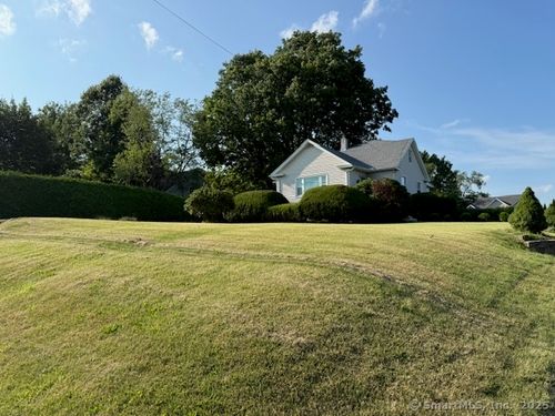 152 Miller Ave, Meriden, CT, 06450-6828 | Card Image
