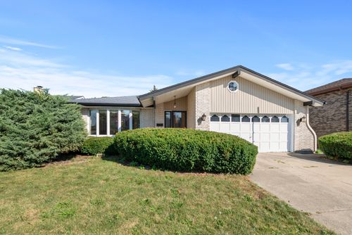 10909 S Knox Ave, Oak Lawn, IL, 60453-5616 | Card Image