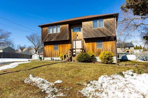 21 Chesterfield Ave, Warwick, RI, 02889-3531 | Card Image