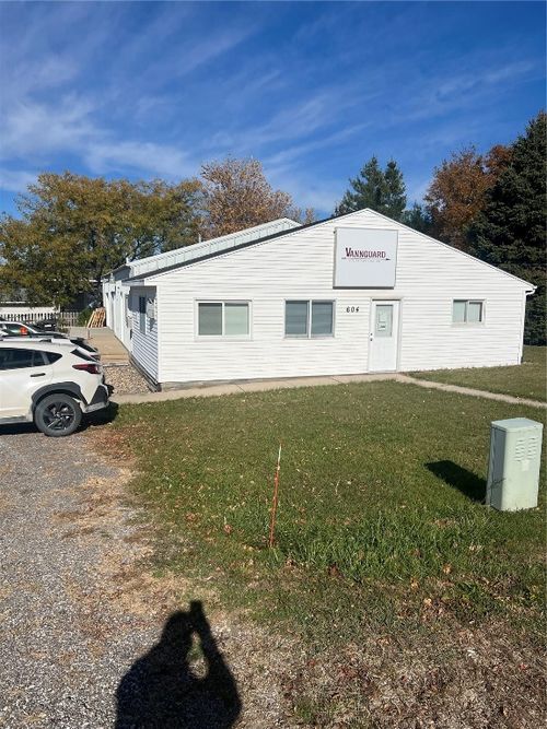 604 1st Ave, Springville, IA, 52336-9633 | Card Image