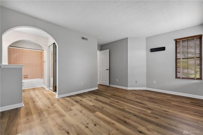 primary bedroom with en suite bathroom | Image 17