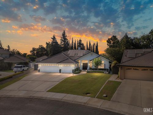 6707 Park West Cir, Bakersfield, CA, 93308-3801 | Card Image