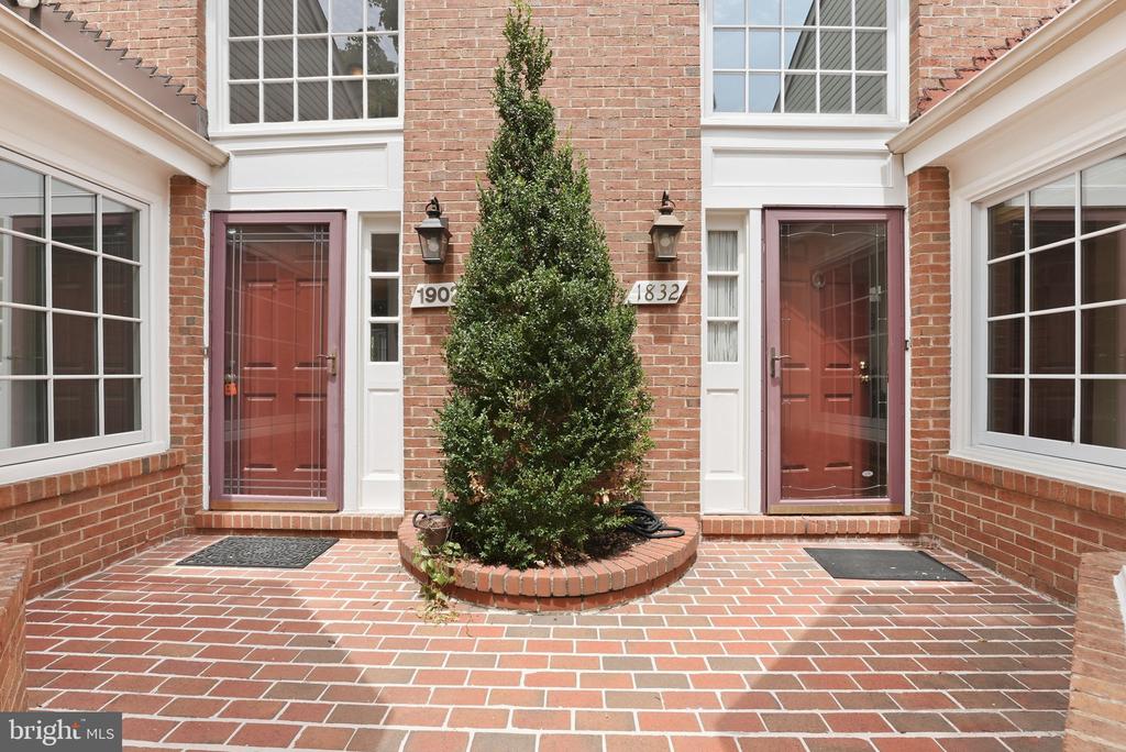 Residential in ALEXANDRIA 3