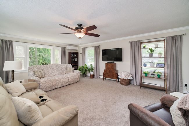 Livingroom with Sliders to Deck | Image 15