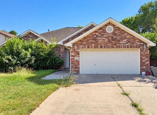 509 12th Ave N, Texas City, TX, 77590-6352 | Card Image
